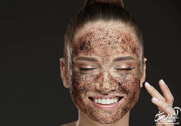 ماسک قهوه روی صورت